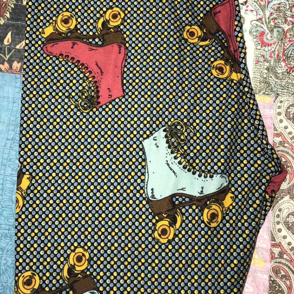 LuLaRoe OS Roller Skate Leggings.